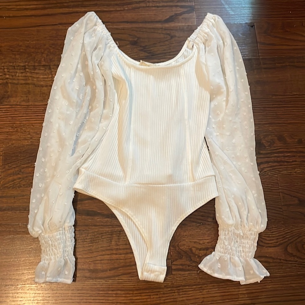 White long sleeve bodysuit